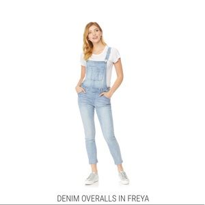 Wallflower light wash denim overalls